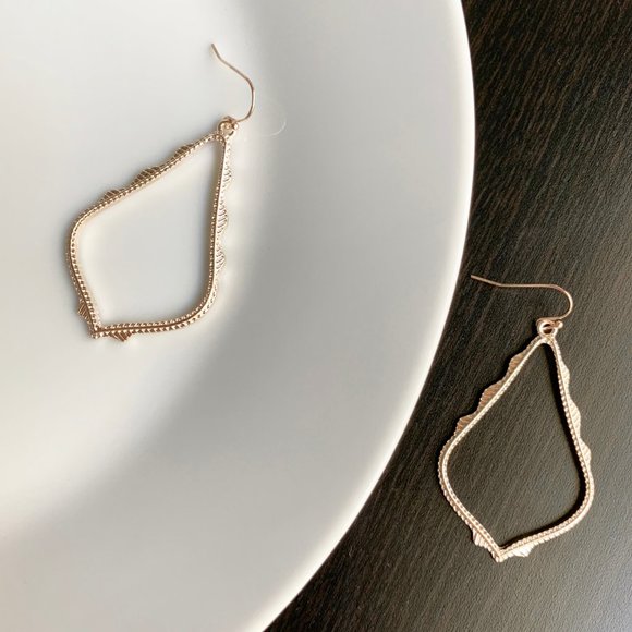 NEW Large Frame Earrings (rose gold) - Picture 4 of 6